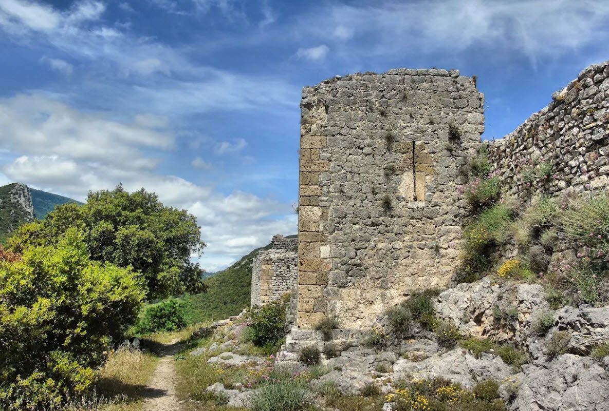 Château vicomtal Saint-Pierre de Fenouillet, France
